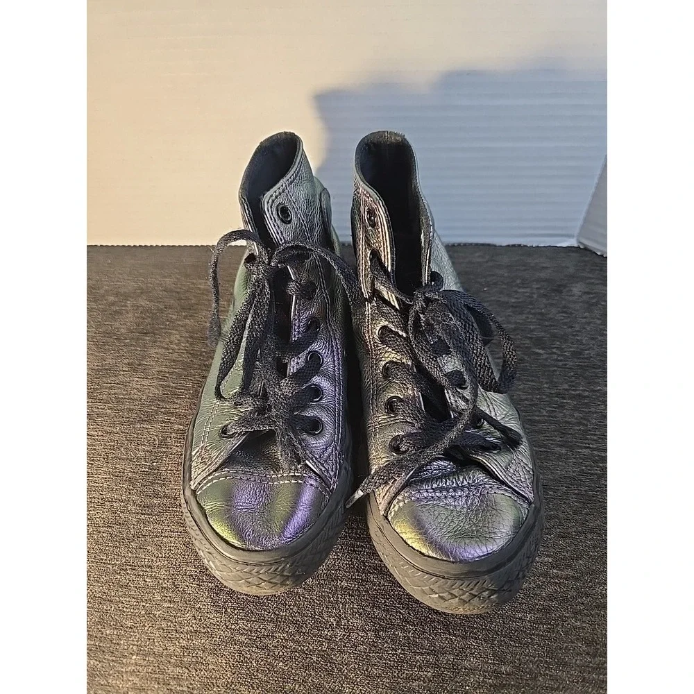 Converse Chuck Taylor All Star High Top Purple‎ Metalic Sneakers Youth Size 2